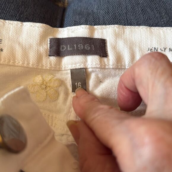 DL 1961 Girls Jenny Milk Daisy Mini Skirt. 5 Pocket Style.
Size 16. - Picture 5 of 13